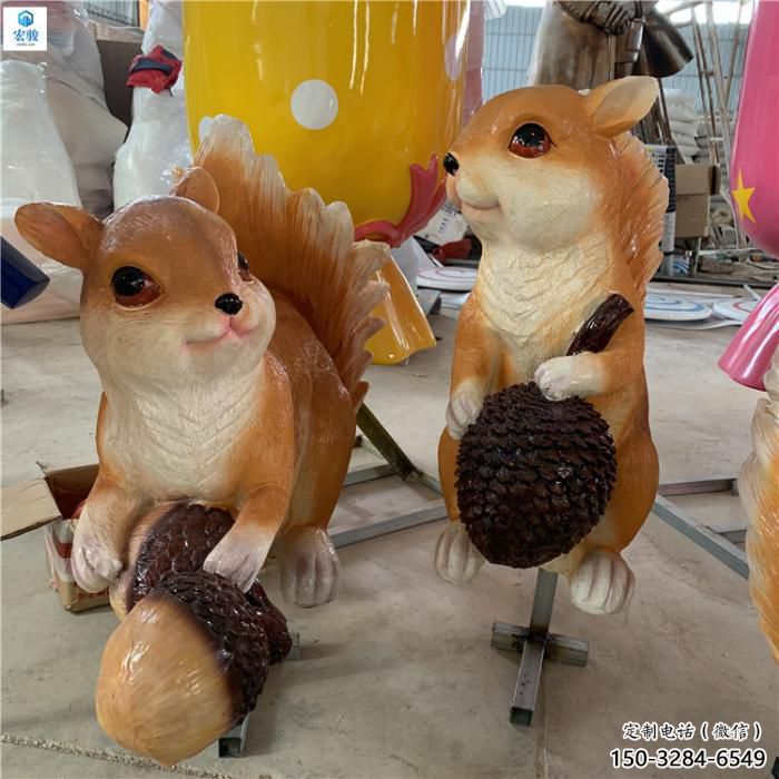 玻璃鋼仿真松鼠雕塑 酒店公園雕塑 風景區(qū)擺件