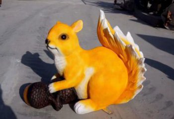 玻璃鋼大型松鼠雕塑 門口創(chuàng)意雕塑 售樓處小品