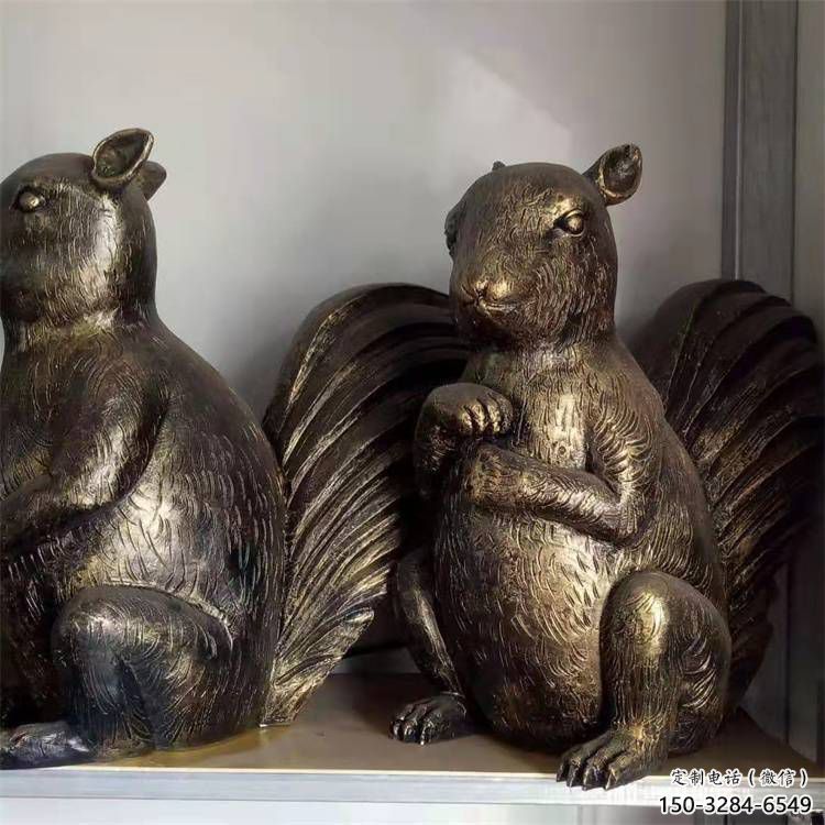 銅松鼠雕塑廠家，動物景觀擺件，仿古元素設計 (3)
