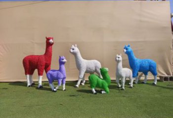 玻璃鋼綿羊雕塑廠家，動(dòng)物景觀，廣場(chǎng)擺件制作