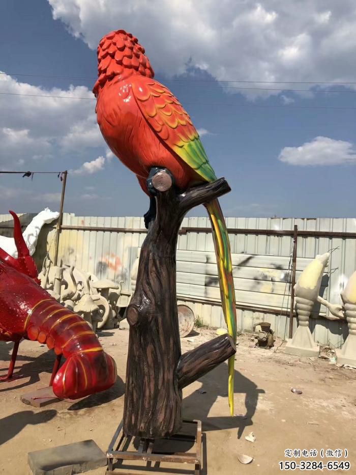 公園鸚鵡雕塑廠家 酒店門(mén)口雕塑 彩繪擺件