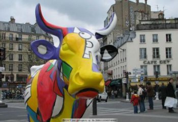幼兒園小牛雕塑，動物主題，仿古工藝
