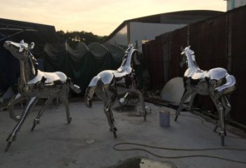 步行街戰(zhàn)馬雕塑，景觀主題，鏡面工藝