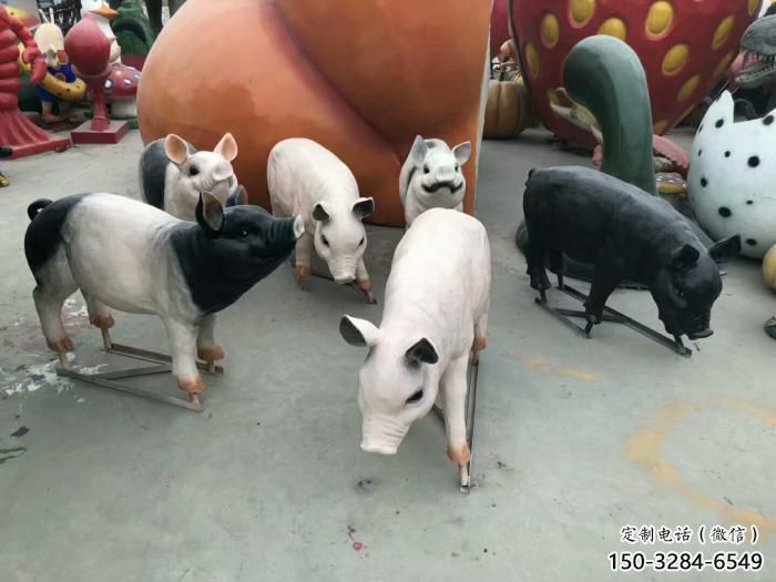 城市野豬雕塑，網(wǎng)格體育雕塑，古銅效果