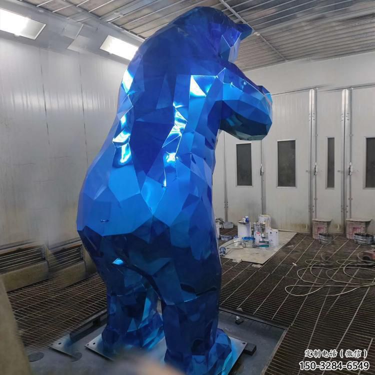 售樓部狗熊雕塑，噴砂發(fā)光雕塑，彩繪題材