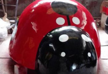 城市瓢蟲雕塑，網格體育雕塑，古銅效果