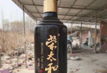 景區(qū)酒瓶雕塑，仿真歐式雕塑，鐵藝材質(zhì)