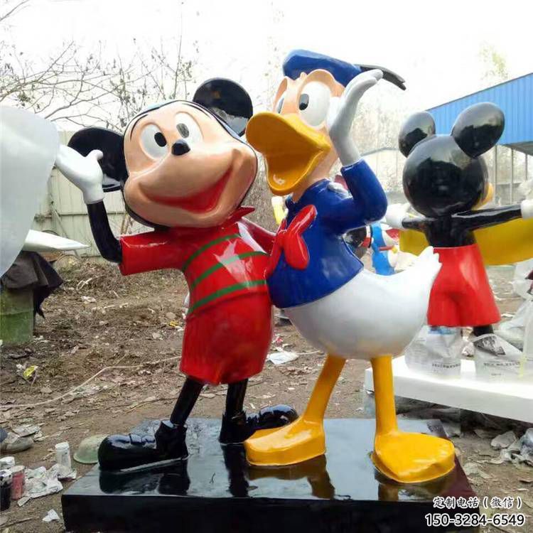 大型唐老鴨雕塑 鍛造發(fā)光卡通雕塑 房地產(chǎn)動(dòng)漫雕塑