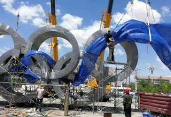 運動場建筑雕塑，不銹鋼五環(huán)雕塑，公園建筑