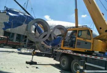 運動場建筑雕塑，不銹鋼五環(huán)雕塑，烤漆建筑