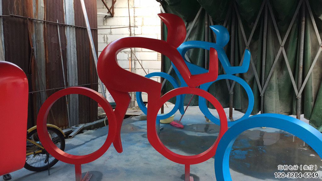 美陳賽車雕塑 異形噴水體育雕塑 酒店賽車人雕塑