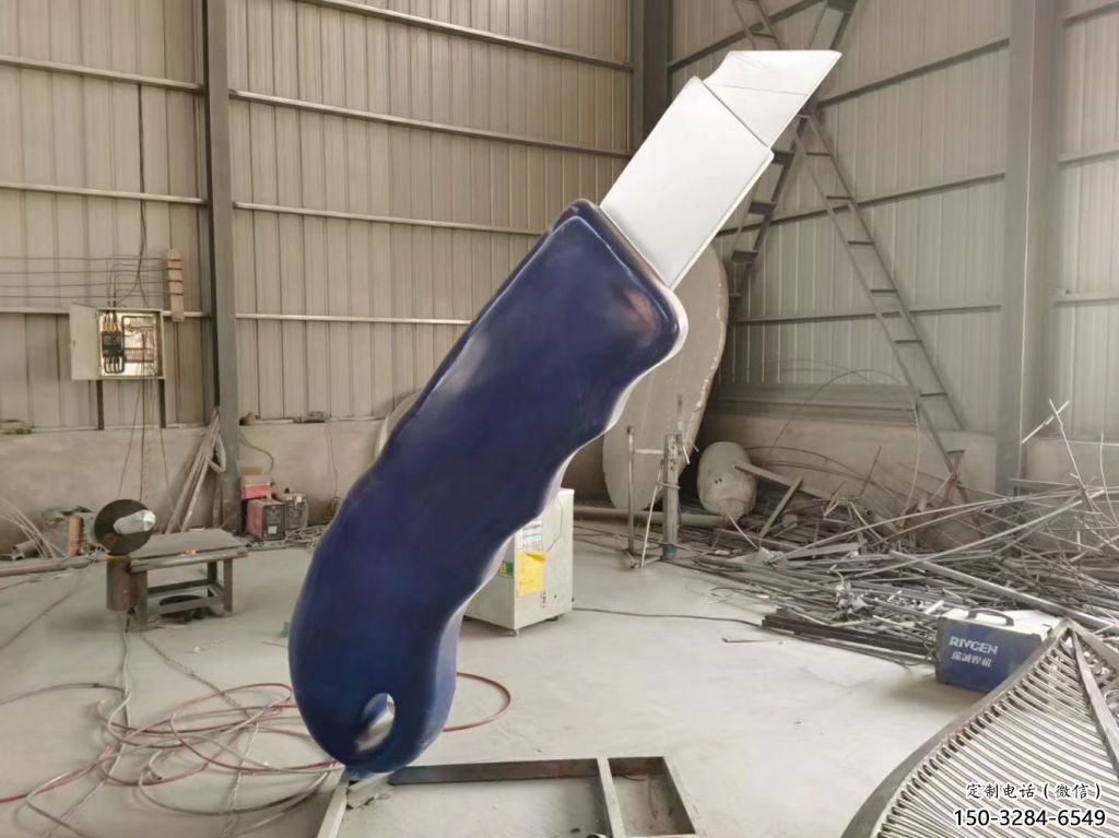 步行街螺絲釘?shù)袼?游樂場器械雕塑 鑄造工業(yè)雕塑