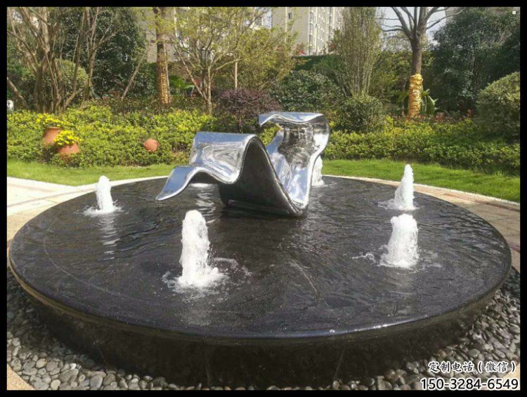 大門口飄帶雕塑