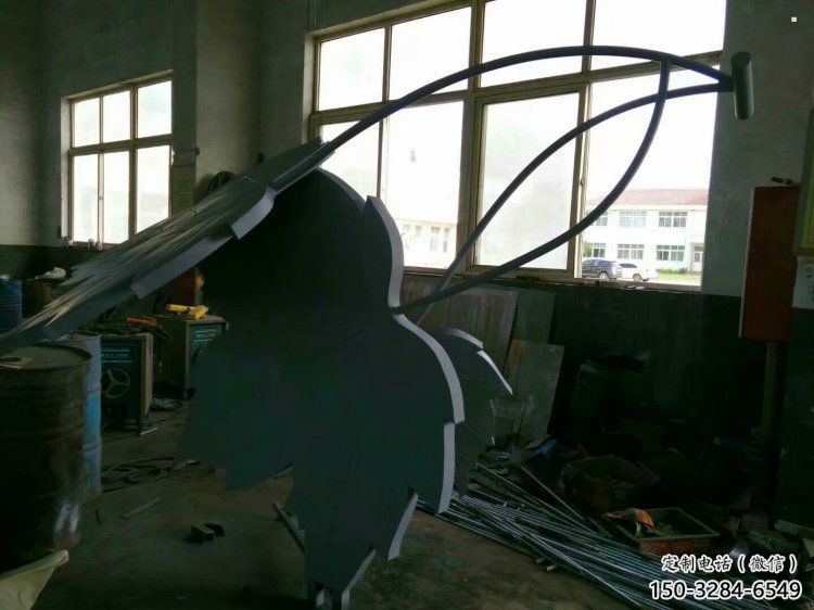 楓葉雕塑承接，歐式風(fēng)格，不銹鋼楓葉雕塑精選