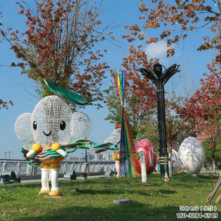 戶外鏤空卡通雕塑供應，花園小品，鐵藝卡通雕塑展品