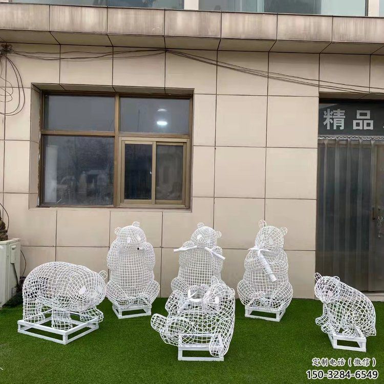 熊貓雕塑制造商，酒店擺件，鏤空熊貓雕塑定制廠家