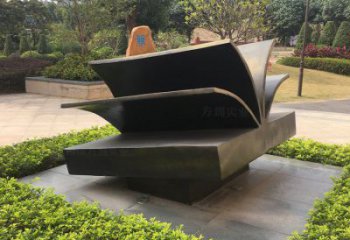 銅書本雕塑制作，景區(qū)案例，銅書本雕塑定做廠家