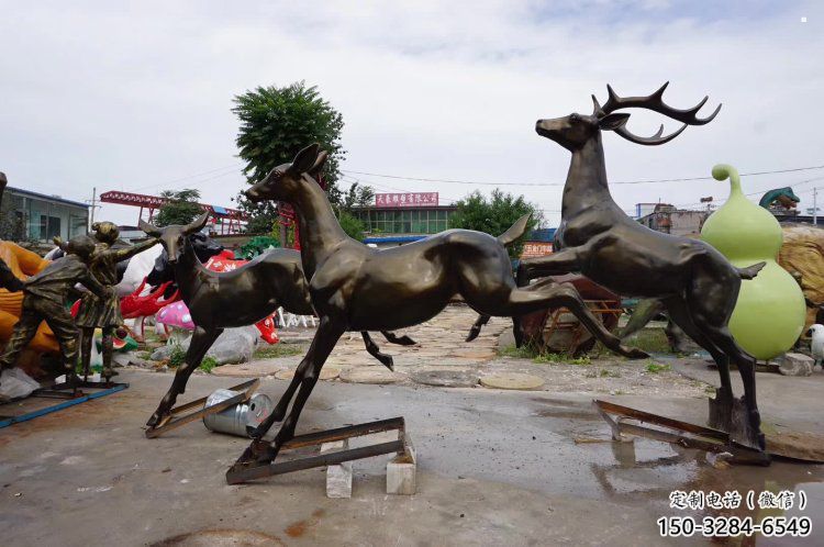 郴州戶外小鹿批發(fā)，動(dòng)物雕塑，梅花鹿銅雕塑供求