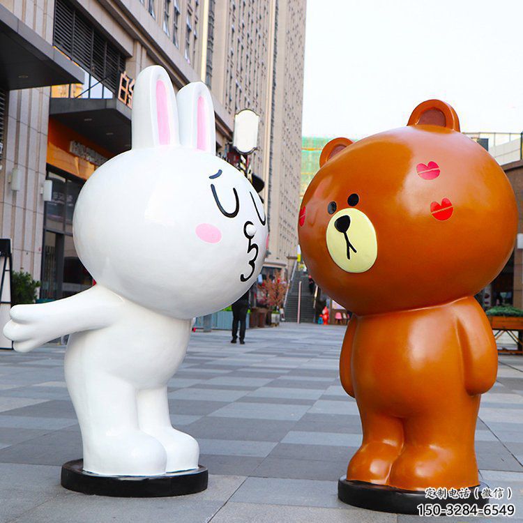 九江步行街布朗熊雕塑，玻璃鋼動(dòng)物雕塑，卡通方式
