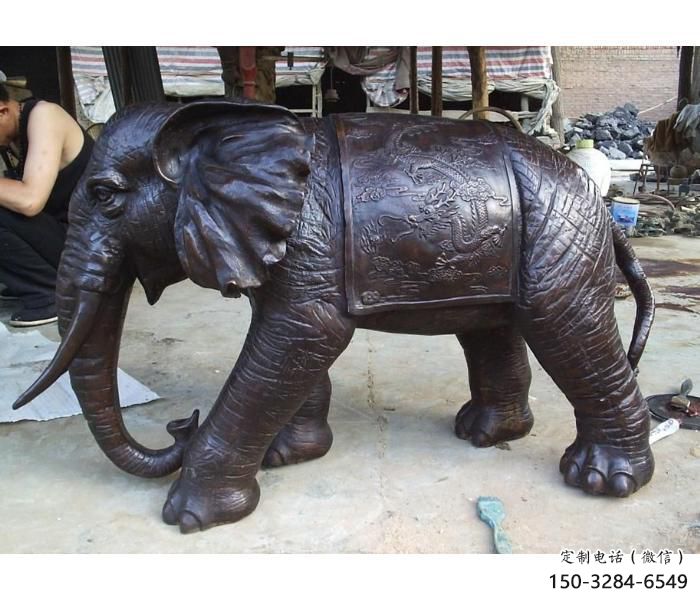 海南庭院大象雕塑定做，廣場雕塑，室外銅大象雕塑提供
