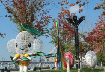 玉泉戶外鏤空卡通雕塑供應，花園小品，鐵藝卡通雕塑展品