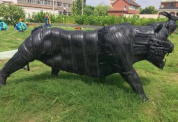 黃南輪胎牛雕塑承接，鍛造工藝，仿銅輪胎牛雕塑訂做