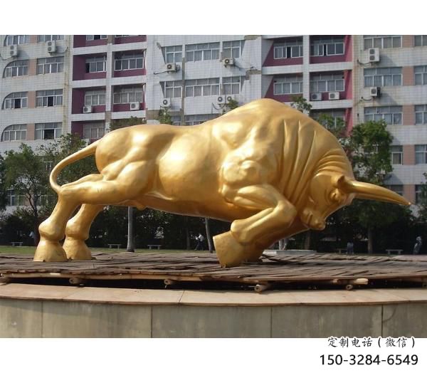 曲水風景區開荒牛雕塑